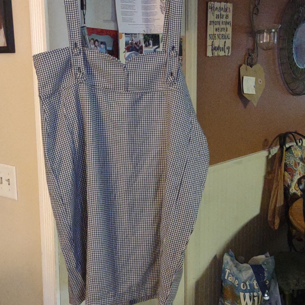 Houndstooth suspender "wiggle" skirt tag says 4 fits like 2X